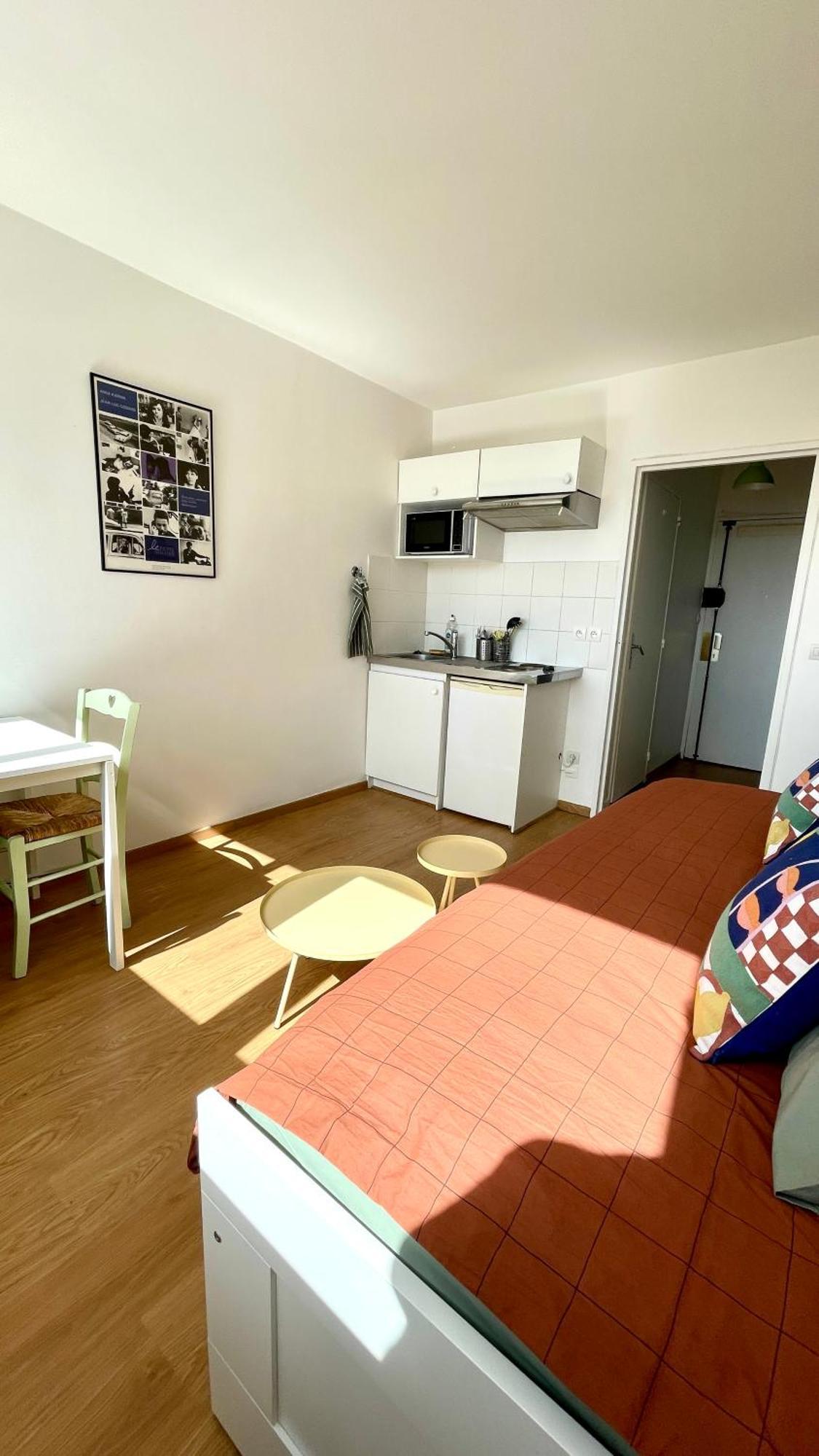 Charming Bright Sunny Studio In Belleville ปารีส ภายนอก รูปภาพ